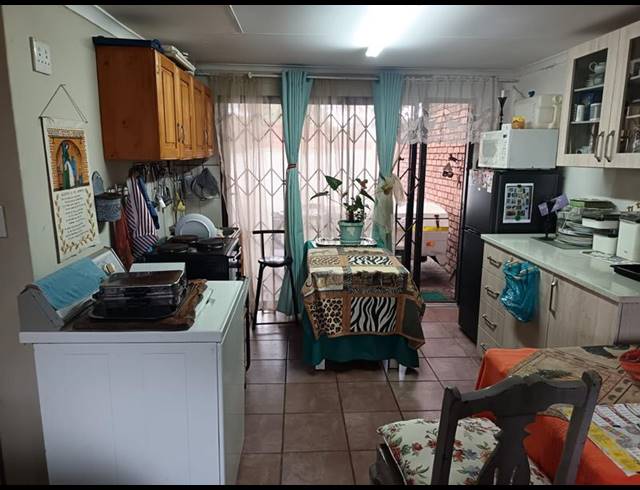 3 BEDROOM TOWNHOUSE FOR SALE IN SOUTH CREST
